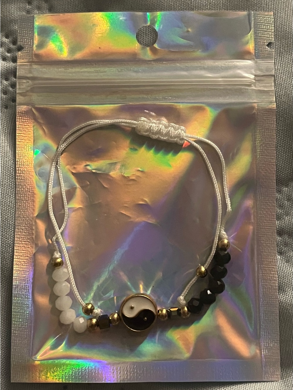 Adjustable Yin Yang Beaded Bracelet — White & Black